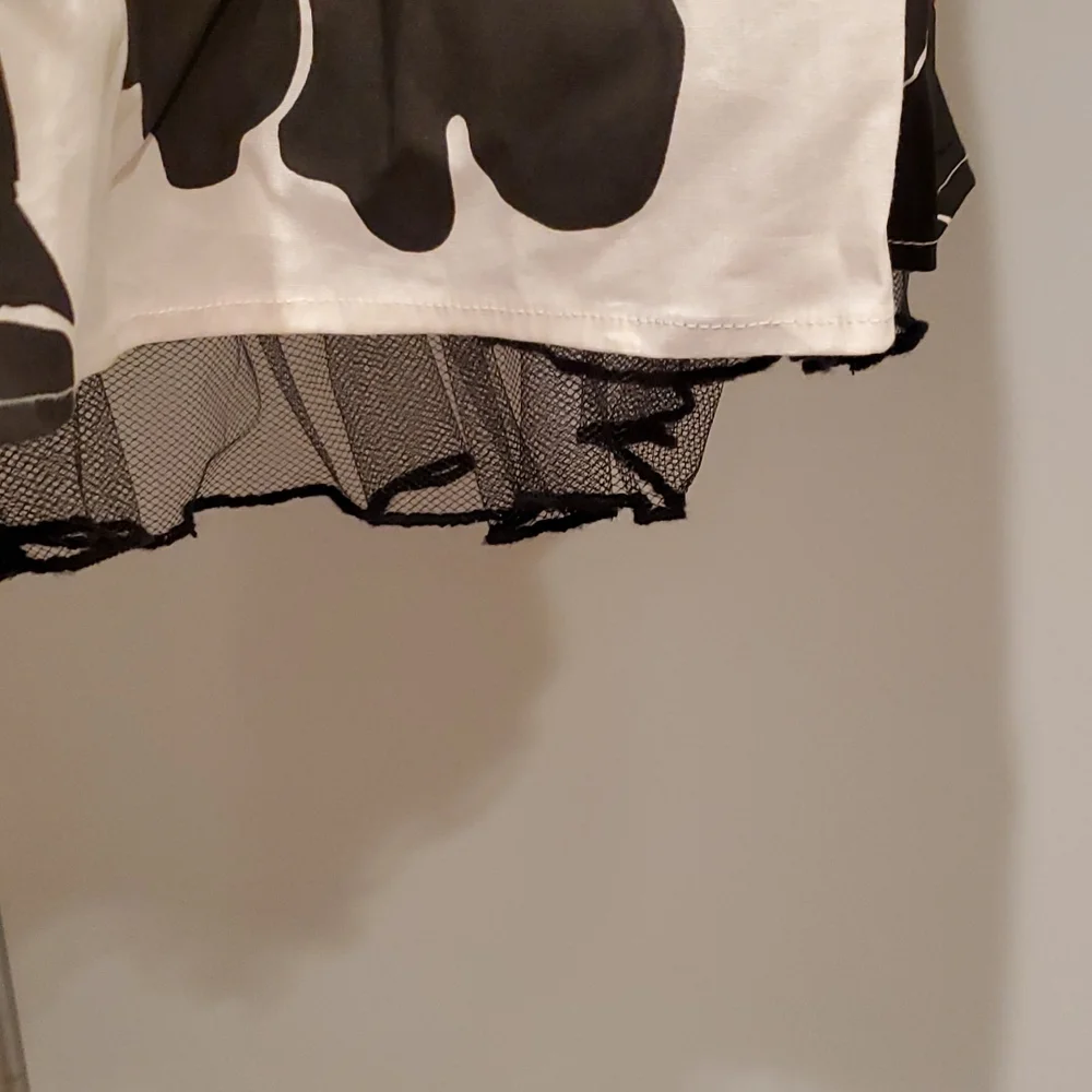 Trixxi Clothing Company White, Brown, and Red Floral Dress Size 7 Juniors - Picture 5 of 10